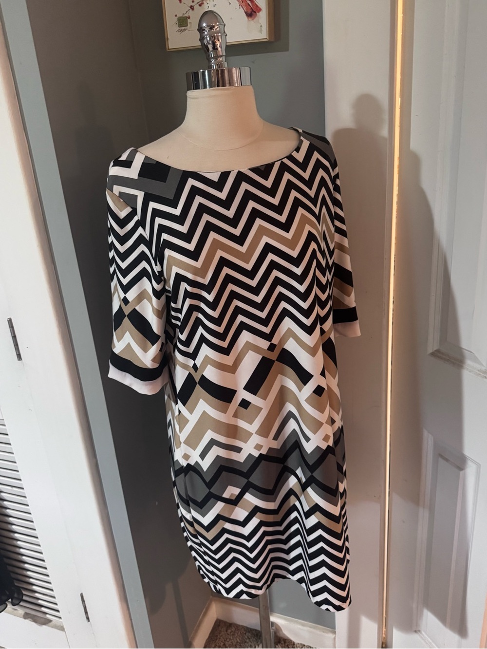 karin stevens Chevron Midi Dress in Black, White & Tan